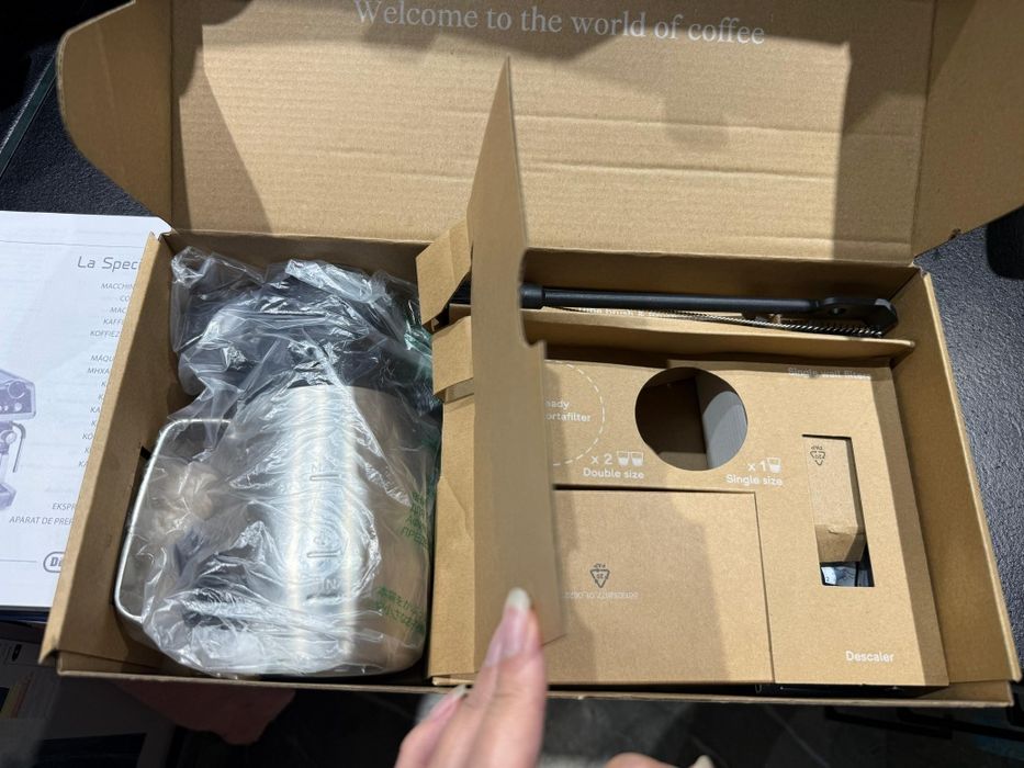 Рожковая кофеварка DeLonghi EC9865.M