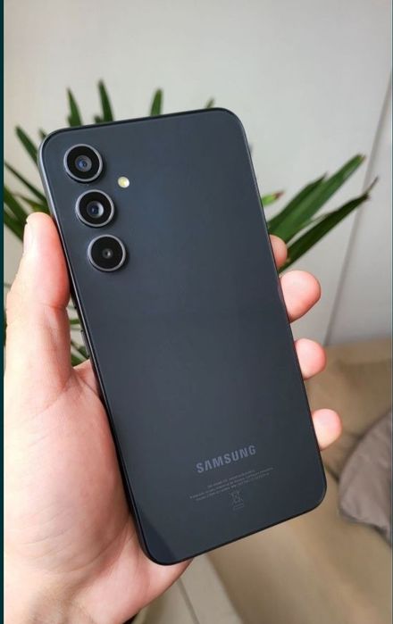 Samsung a54 5G  900 ming