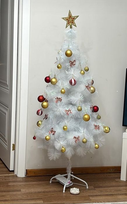 Продам Ёлку,белая,пушистая!