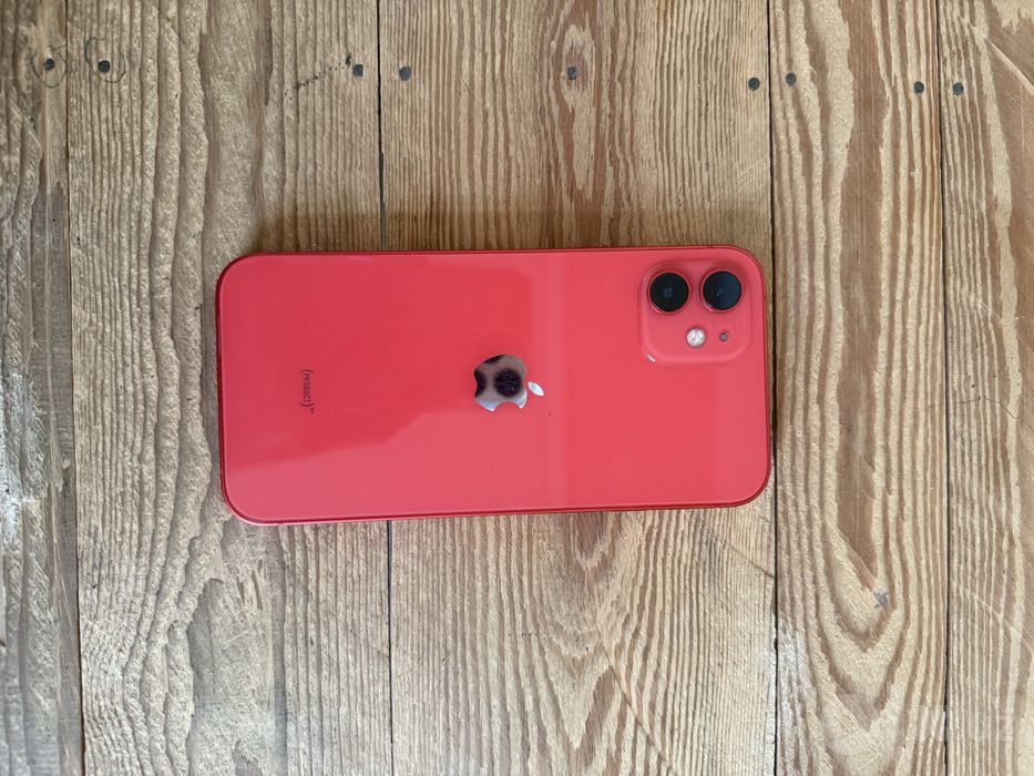 iphone 12 (красный)