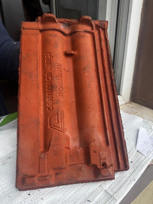 Tigla in stare foarte buna