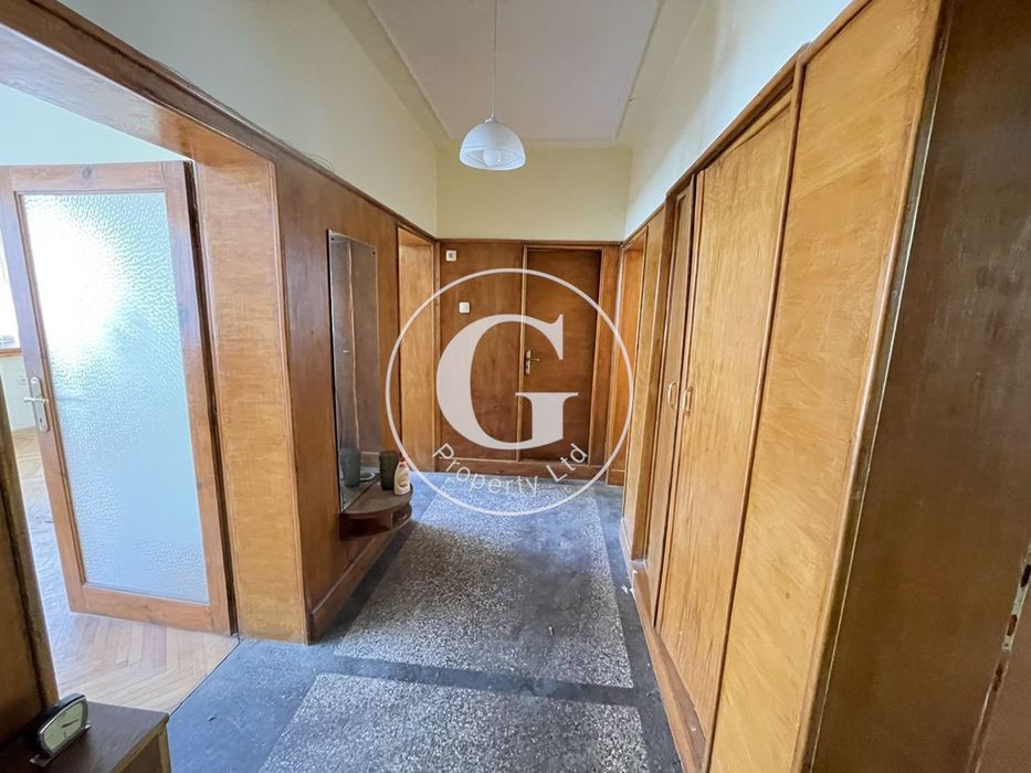 Продава се Тристаен апартамент в Перник, Център - 95 кв.м за 1153 €/кв.м - Снимка #9