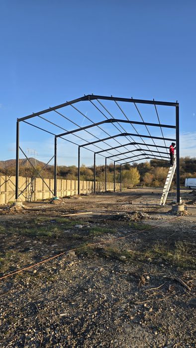 Vand hale metalice ori ce dimensiuni accept și variante auto