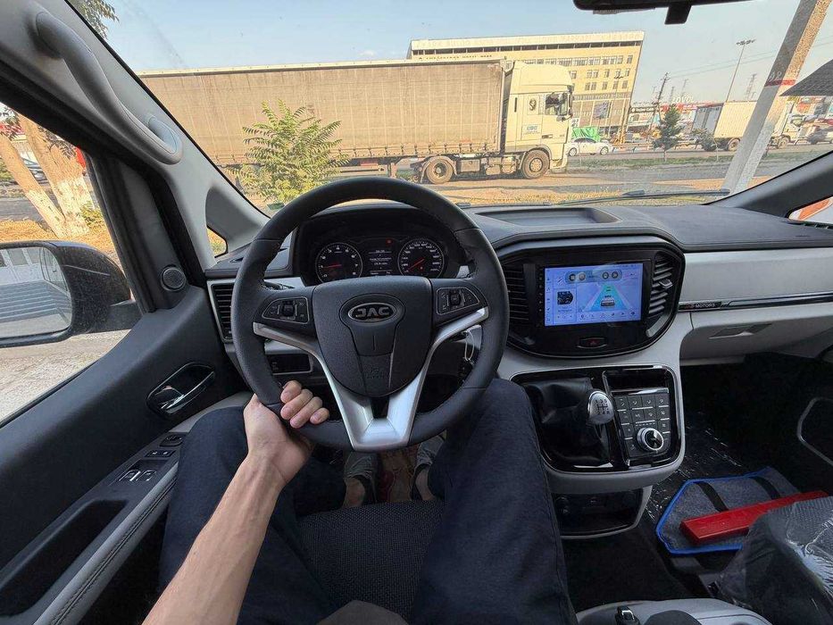 JAC M4 Refine mikroavtobus/miniven (9 o‘rinli)