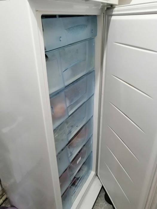 Продам морозильник