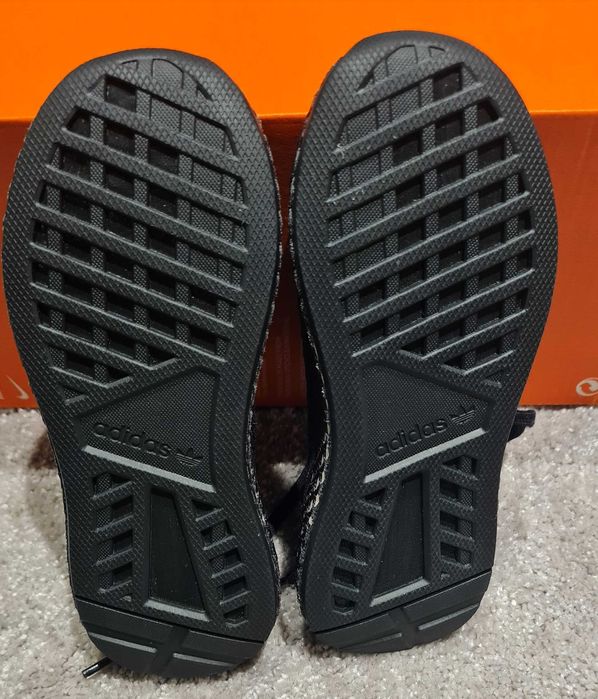 Детски маратонки Adidas НОВИ Размер: 25,5