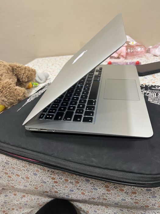 Apple Macbook Air