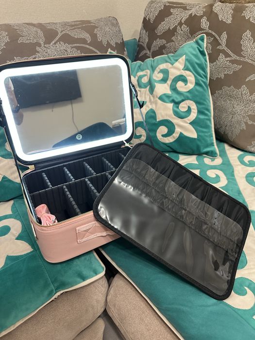 Продам сумку для макияжа