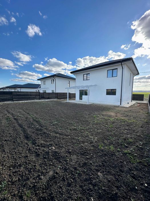 CASA 5 CAM/2 băi P+1 Miroslava-Vorovesti 120mp util, Încalzire pardoseală, strada Unirii la 30m de la asfalt. 170.000€