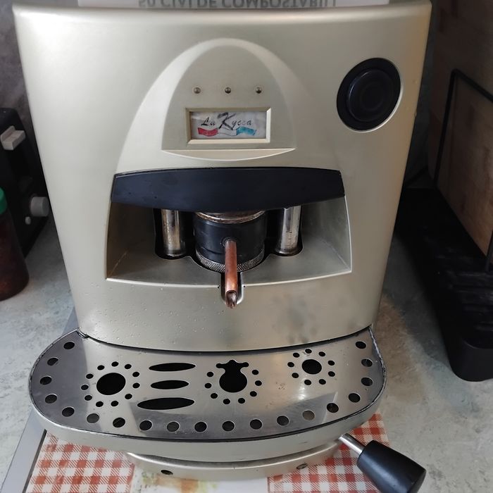 Кафе машина с хартиени дози