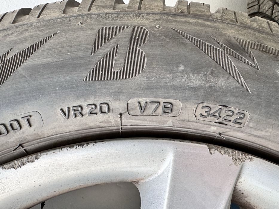 Jante Audi 16” cu anvelope bridgstone de iarna 8mm 205/60R16 96H