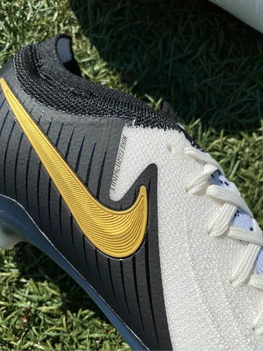 Футбольные бутсы