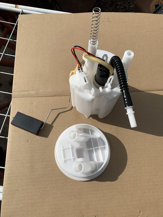 Бензинова помпа Mercedes Benz E W211 , CLS C219 , E T-Model S211