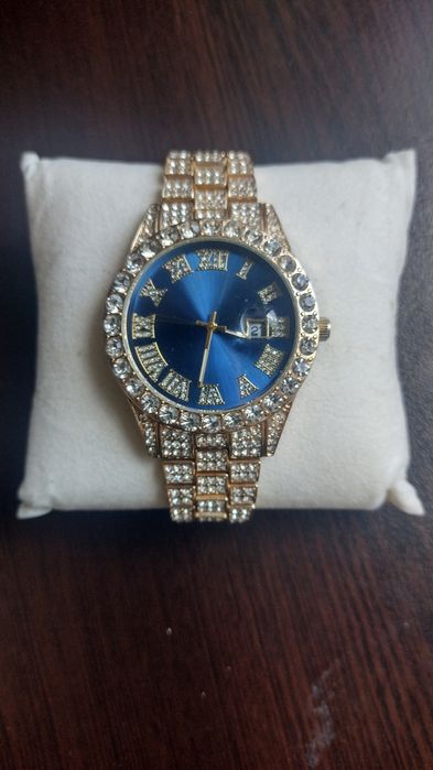 мъжки/женски златен часовник с цирконий