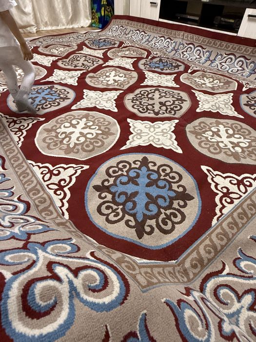 Продам ковер в хорошем состоянии