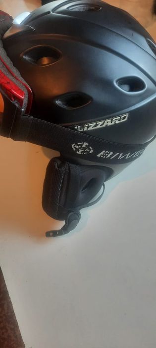 Горнолыжный шлем.