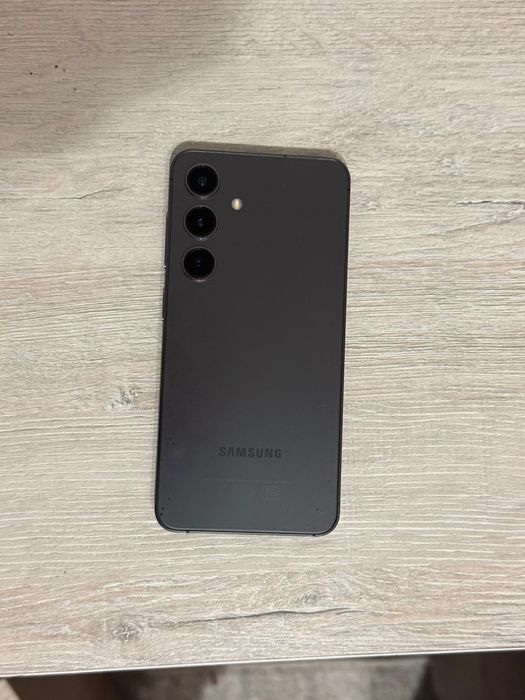 Продам Samsung  S24.