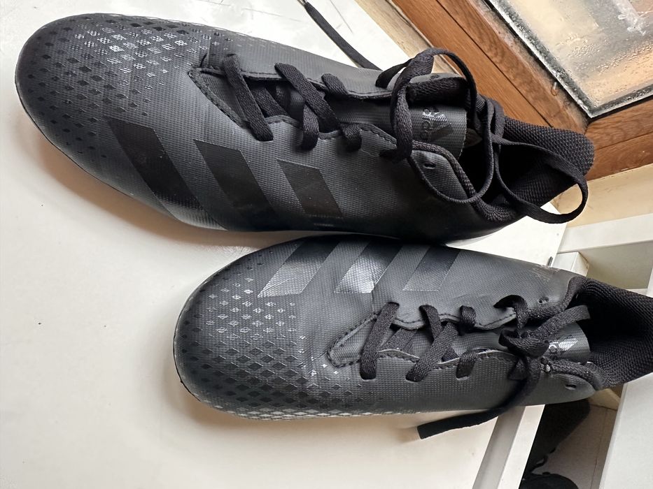 Футболни бутонки