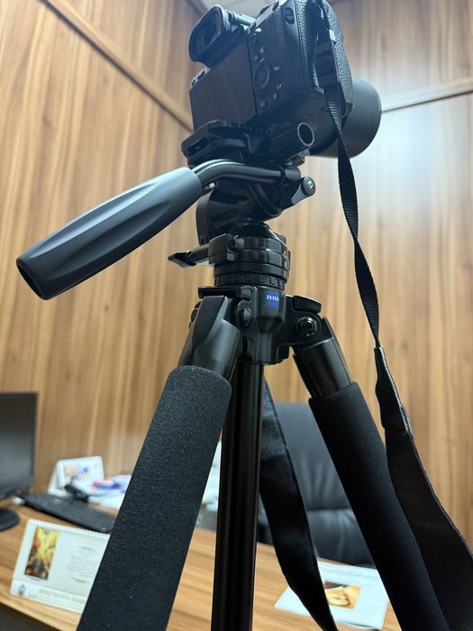 Sony alpha 3 + obiectiv 55-210 + trepied zeiss
