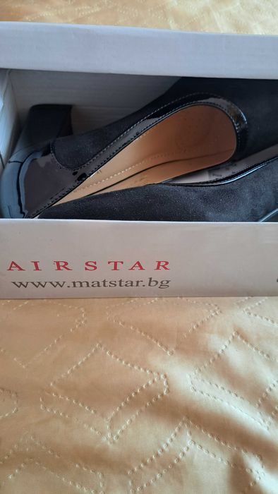 Дамски елегантни обувки.