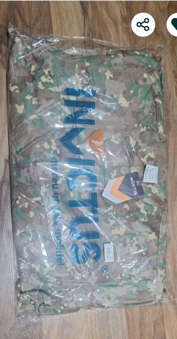 Costum combat, rezistent la uzură