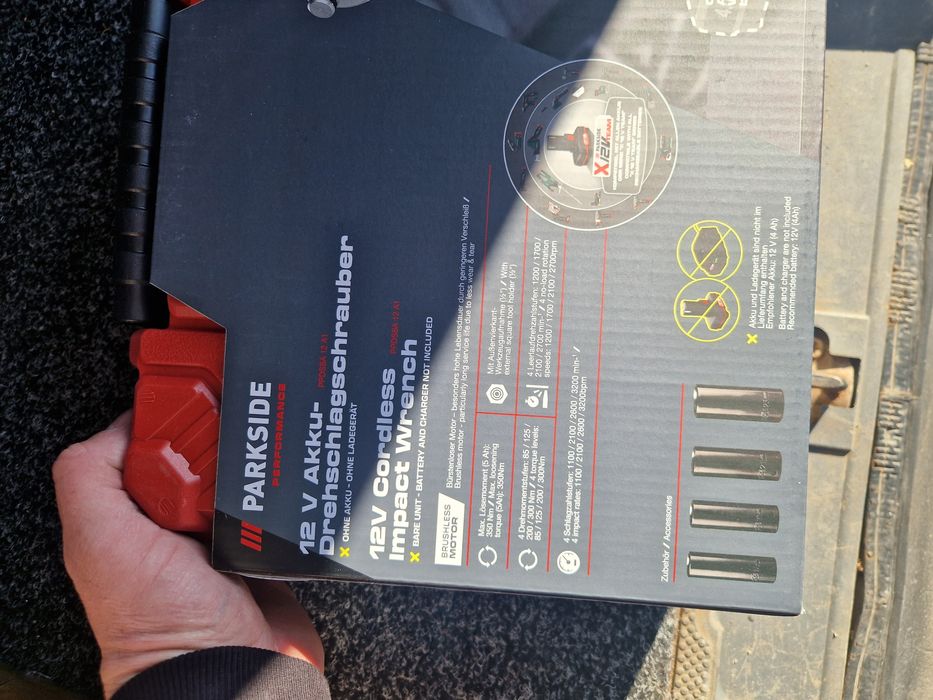 Продавам акумулаторен ударн гайковерт.