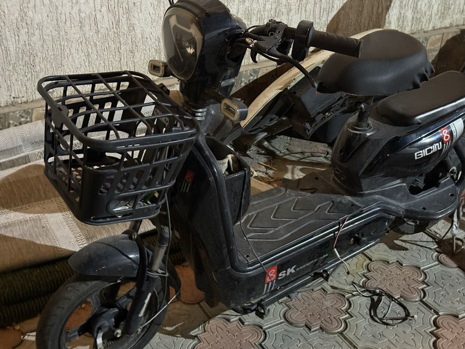 Продам скутер ск8 без аккумулятора