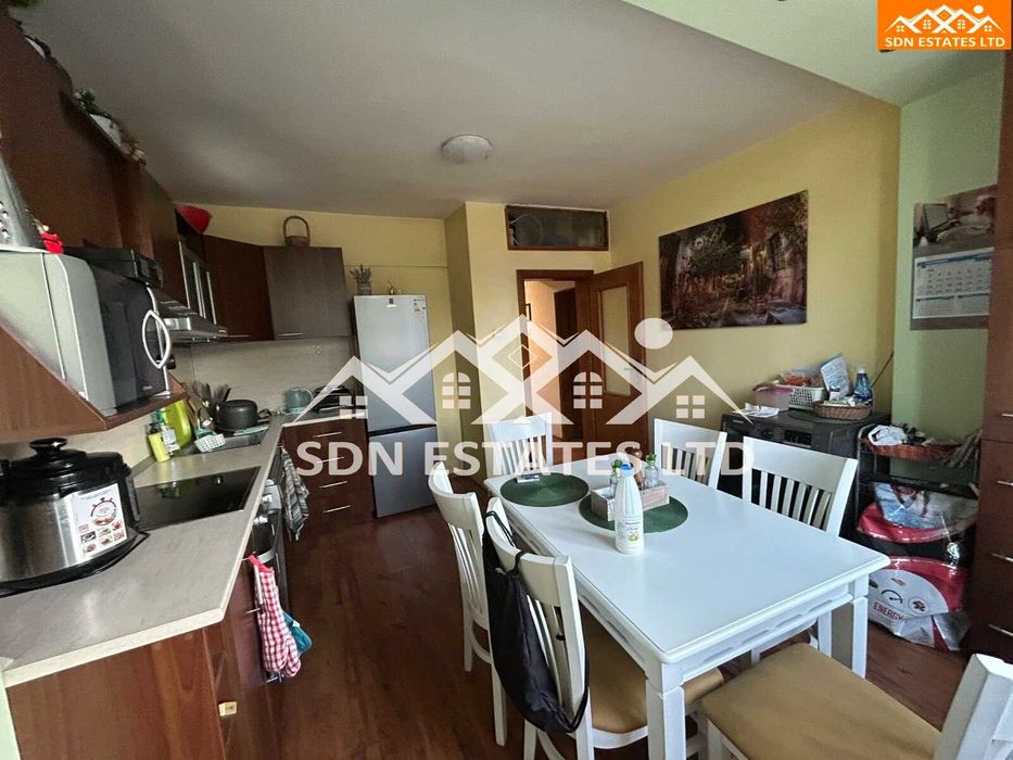 Продава се Четиристаен апартамент в Казанлък - 120 кв.м за 1834 €/кв.м - Снимка #2