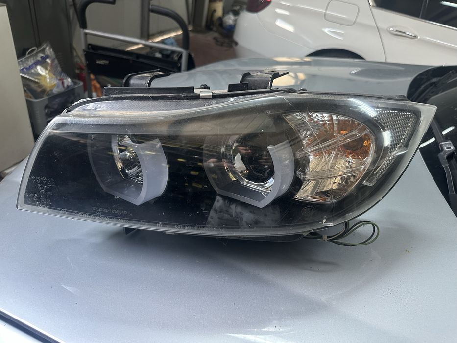 Far stanga bmw e90 aftermarket led xenon