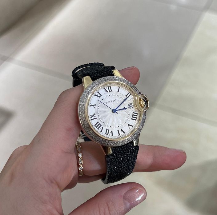 Часы женские золотые