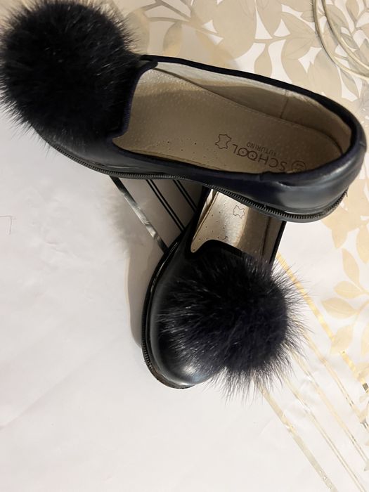 Продам детскую обувь