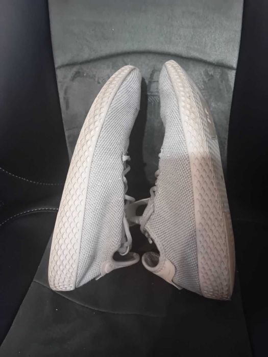 Адидас Pharrell Williams 42-43 номер