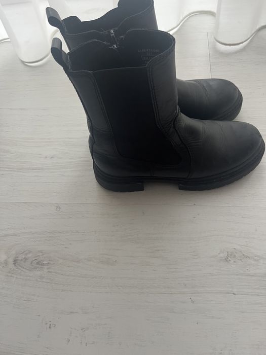 Vand ghete din piele pentru copii