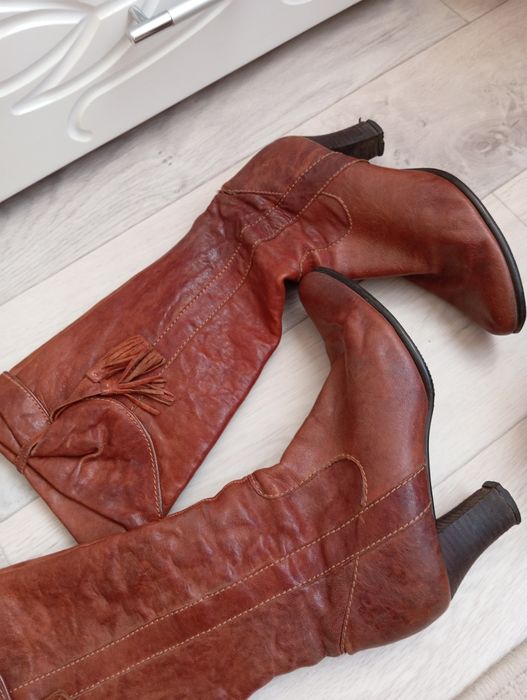 Сапоги осенние, кожа.