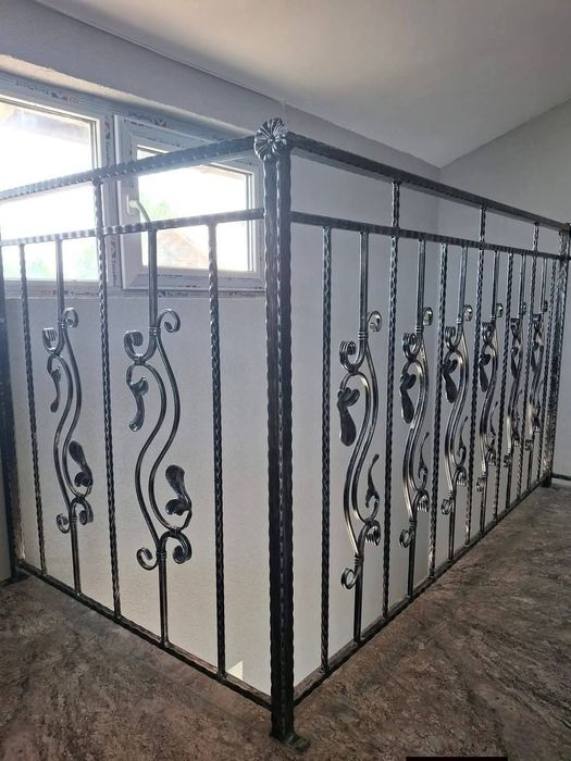 Balustrada la comanda