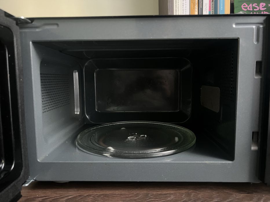 Микроволновка Hansa