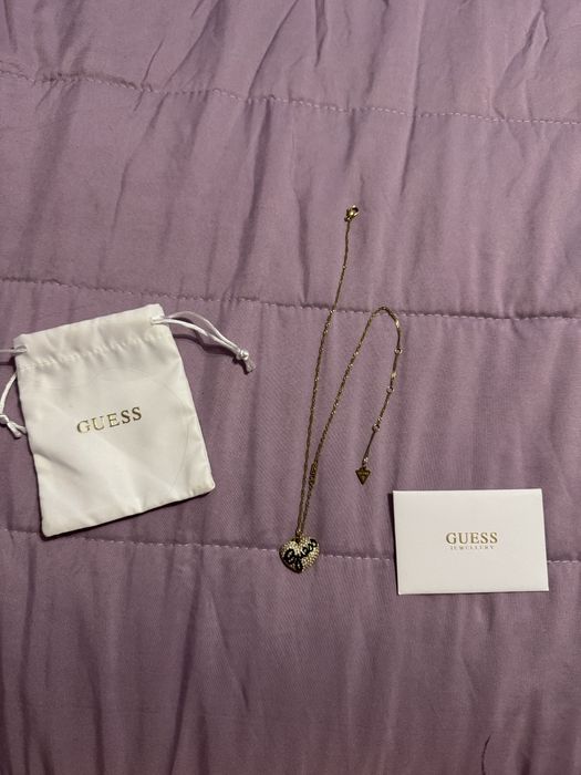 Колие с камъни на Guess