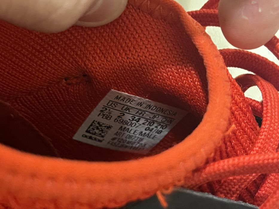 Продам кроссовки подростковые