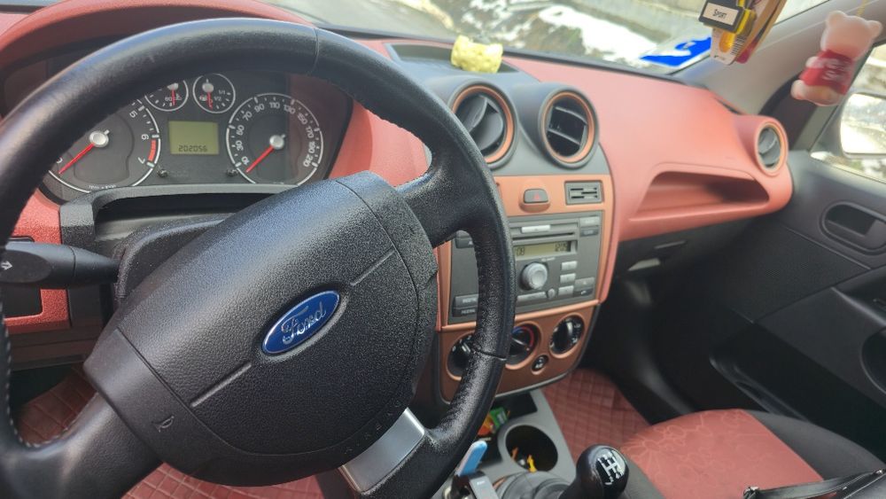 Vând  Ford Fiesta