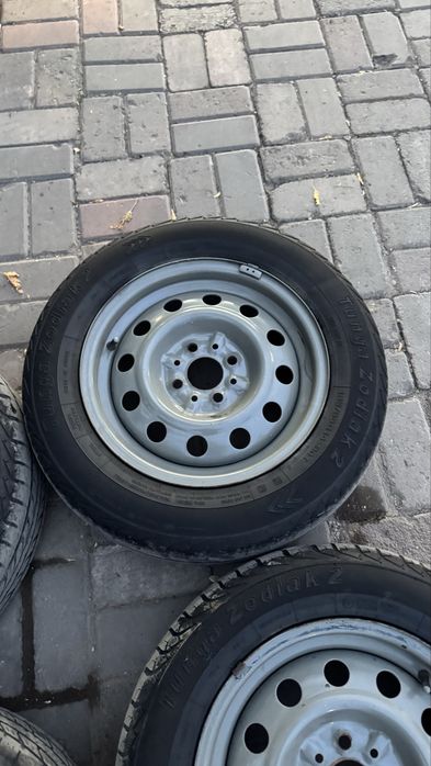 Шинa r14 комплект