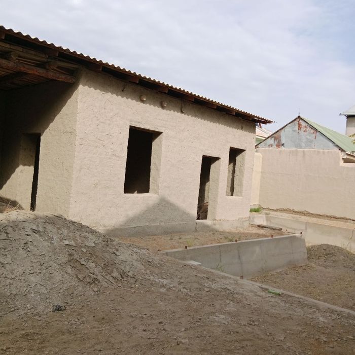 Ромитан сентрда курилиши тугалланмаган участка сотилади 4.6 сотих. Тел