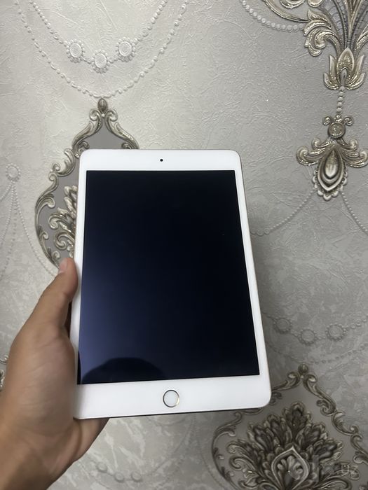 IPad mini 4  93 yonks 128gb