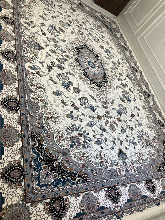 Жуда калин,янги майда гулли катта 4х5,5 метрлик фирмени чиройлий гилам