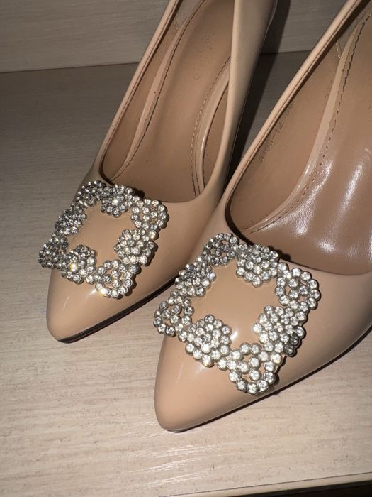 Качественные бежевые туфли