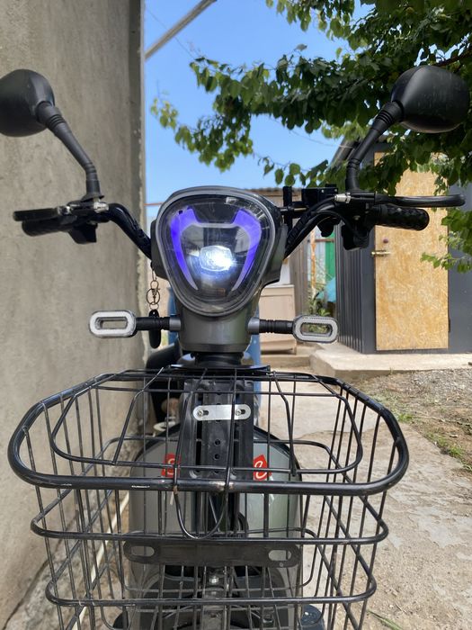 Продам электроскутер SK8