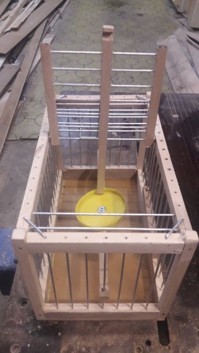 Дървени клетки и капани за птици