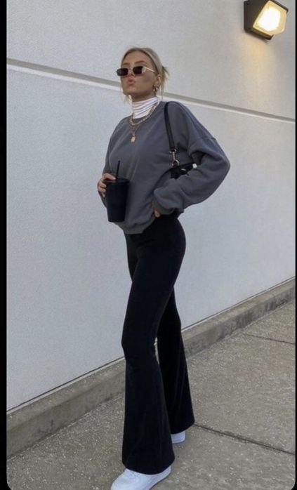 Продам Брюки клеш 4000