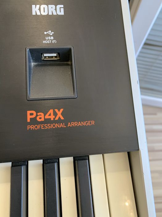 Продавам Корг Па4х 61 Отличен