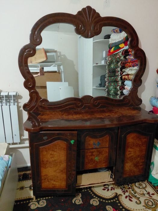 Мебел спалныи диван