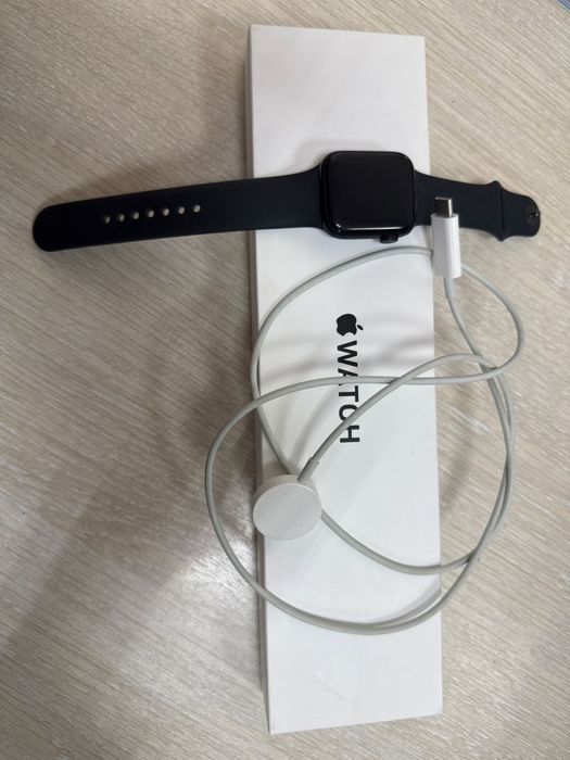 Apple Watch SE 2 (40 мм) — оригинал